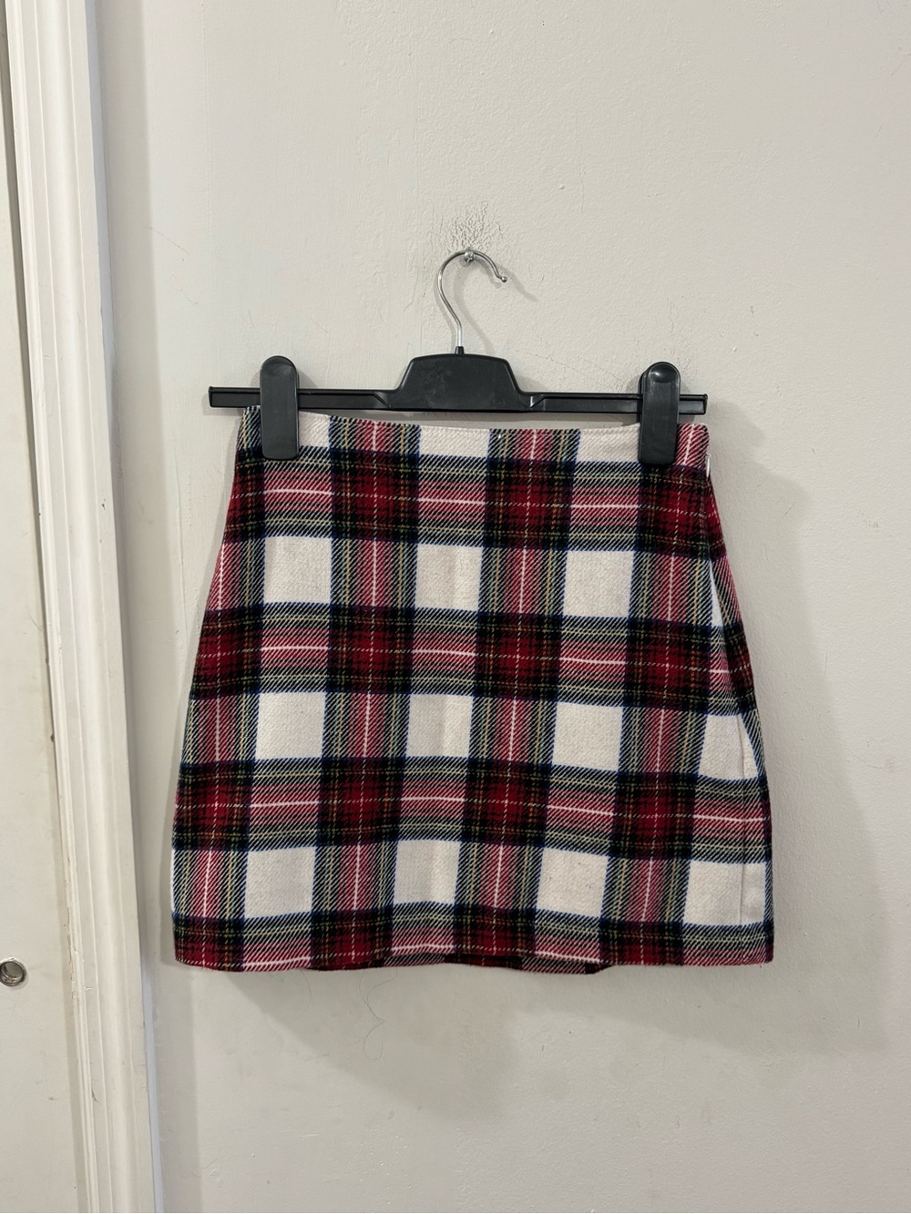 Abercrombie & Fitch Plaid Mini Skirt in White and Red, size XS